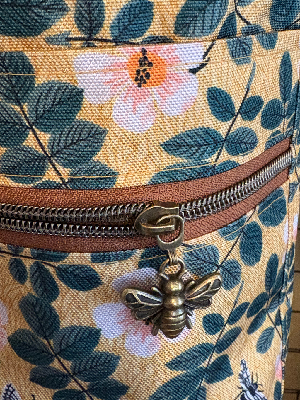 H2O 2GO Crossbody Bag - Honey & Herb